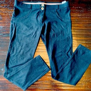 Freddy USA WR UP Mid Rise pants Sz XL/USA Sz 10